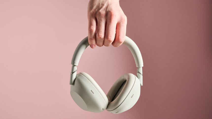 Sony Unveils WH-1000XM6 Headphones: Discover 3 Key Features of This More Portable Design