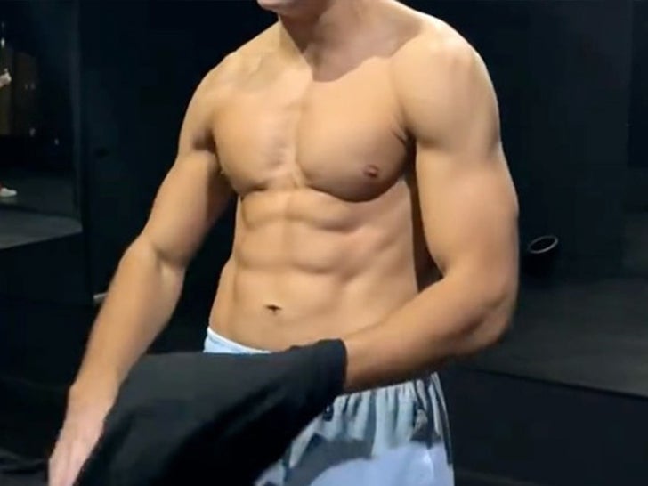 0513-chiseled-abs-for-summer-guess-who-sub1_720