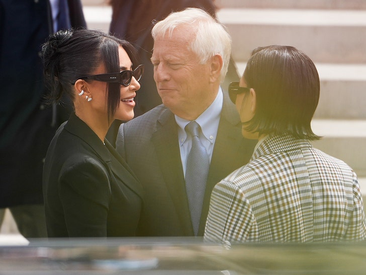 Kim Kardashian Arrives at Paris Court to Testify in 2016 Armed Robbery Trial