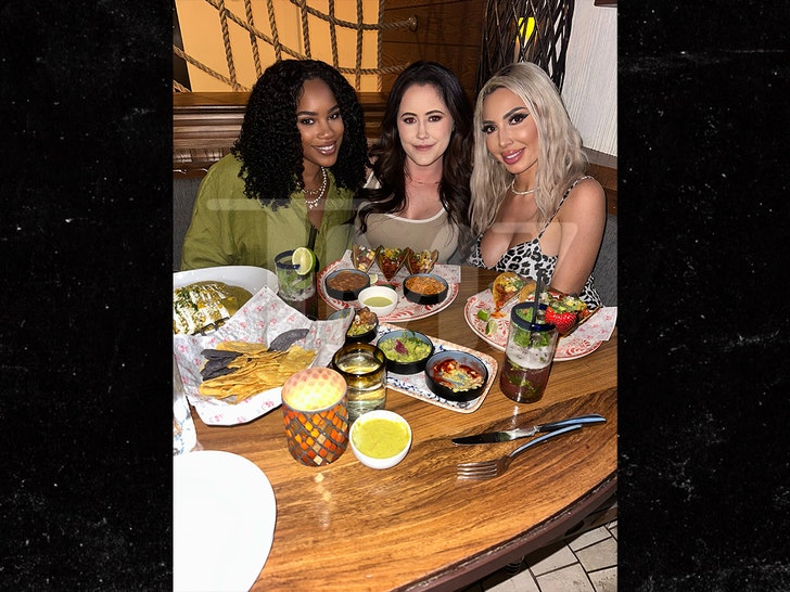 Farrah Abraham and Jenelle Evans Reconnect During Dinner in Vegas 2