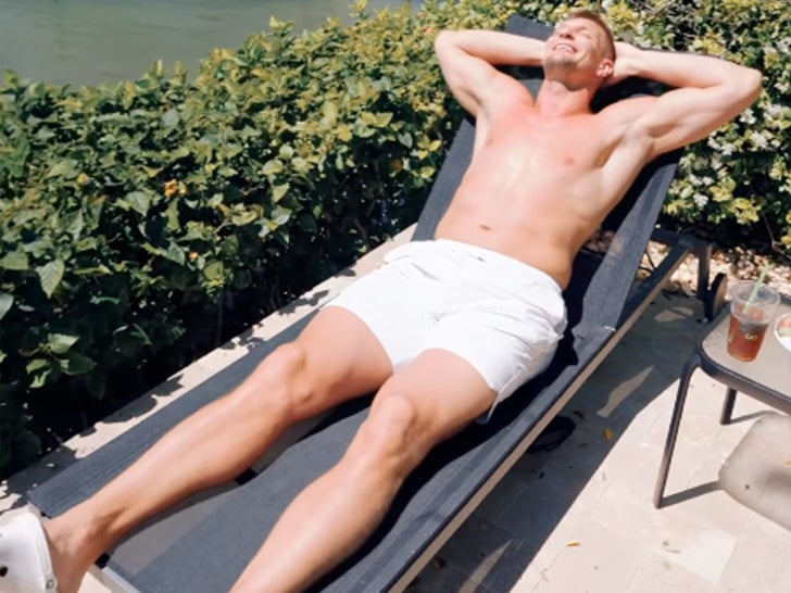 Rob Gronkowski enjoying life post-NFL