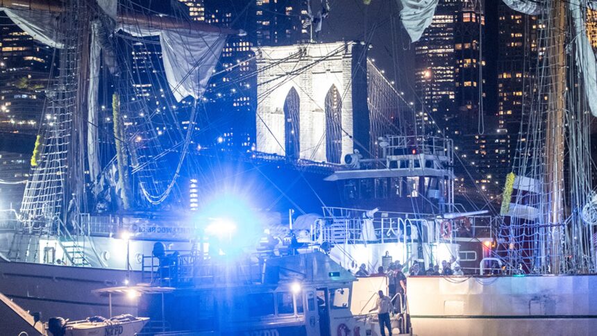 Dramatic Collision: Mexican Navy Vessel Strikes Brooklyn Bridge, Captured on Camera