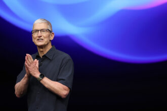 Trump Urges Apple to Shift iPhone Production from India Back to the U.S., Sparking Controversy and Economic Debate